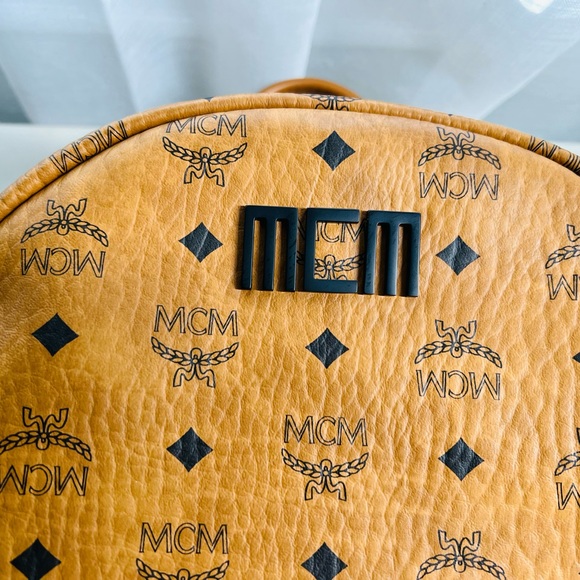 MCM Large Tricolor Backpack - Picture 3 of 10